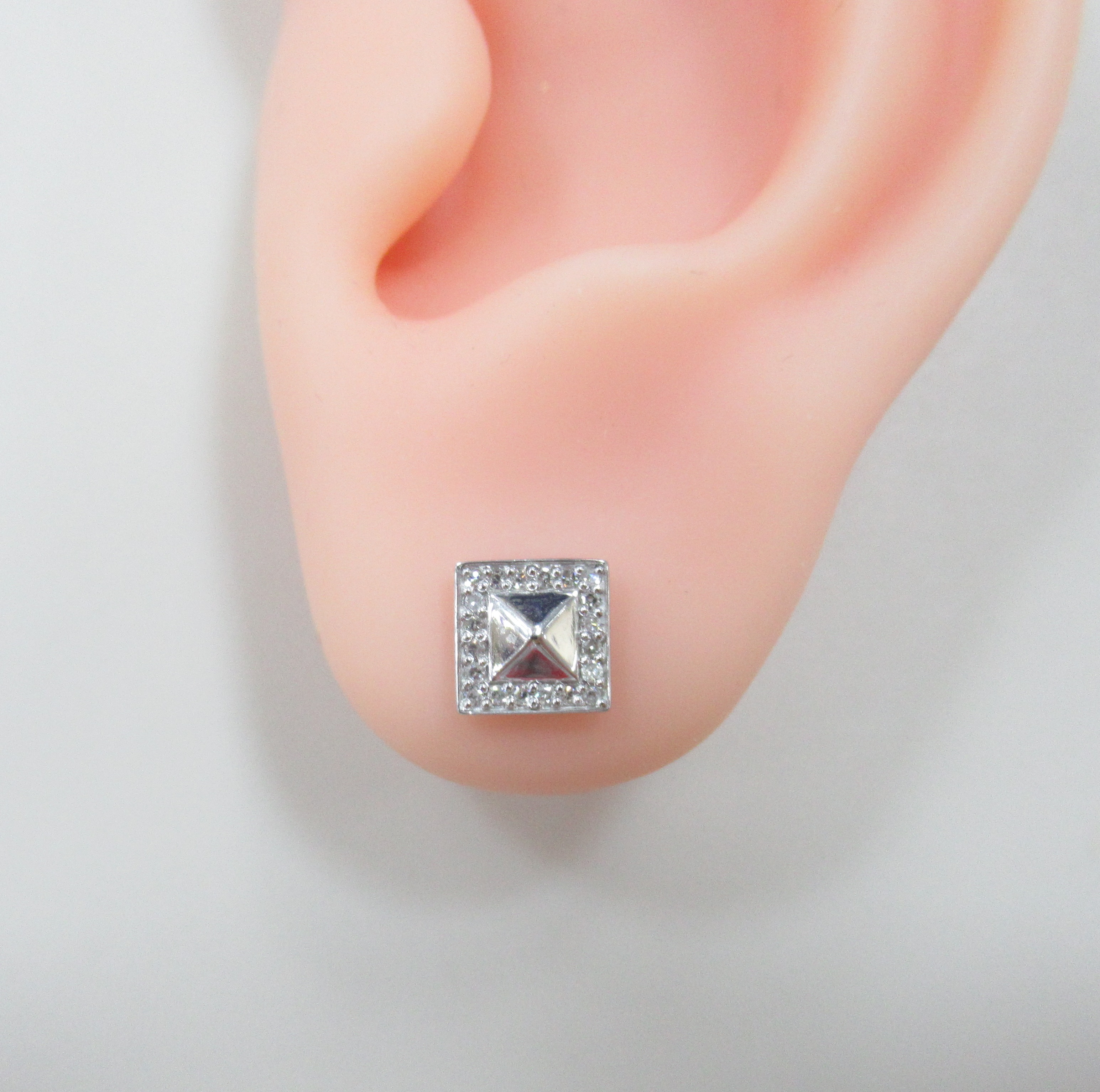 10511-001086 Серьги (Au 585)